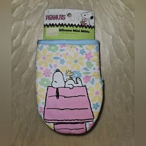Snoopy/Woodstock Silicon Mini Mitt (One) ** READ